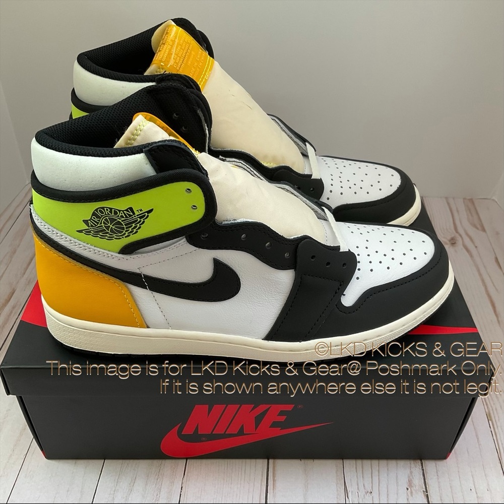 AIR JORDAN 1 OG HIGH MENS VOLT - Picture 3 of 6